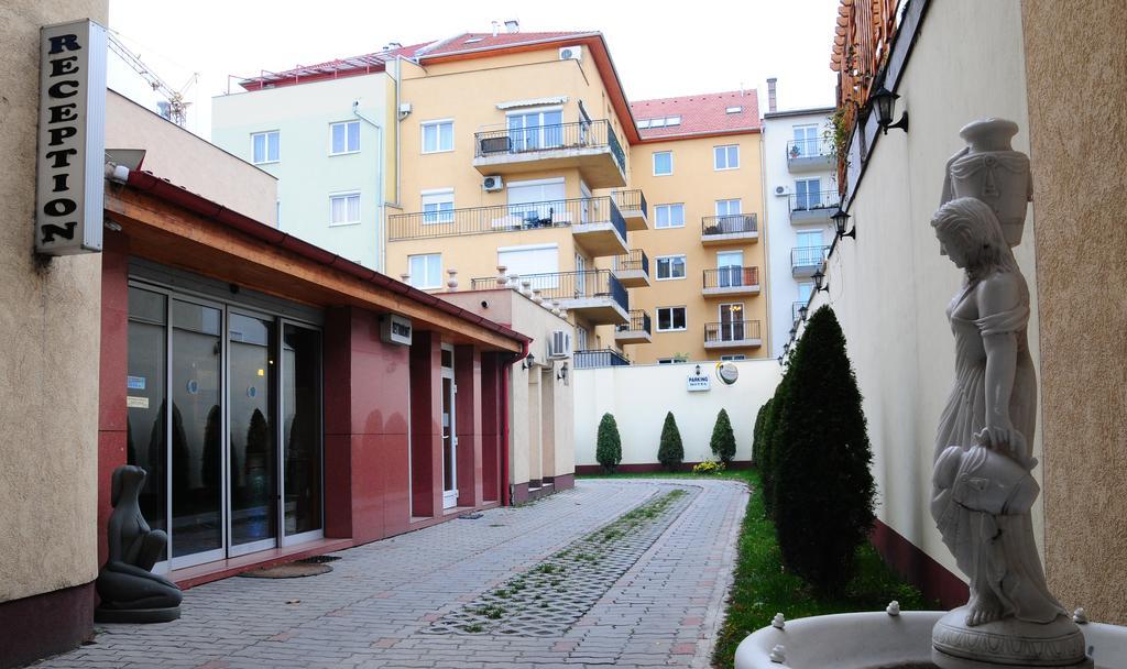 Hotel Chesscom Budapest Ngoại thất bức ảnh